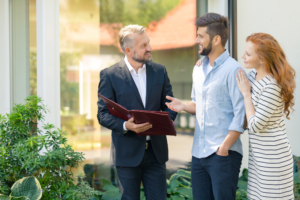 Couple asking questions about Grace removalist services